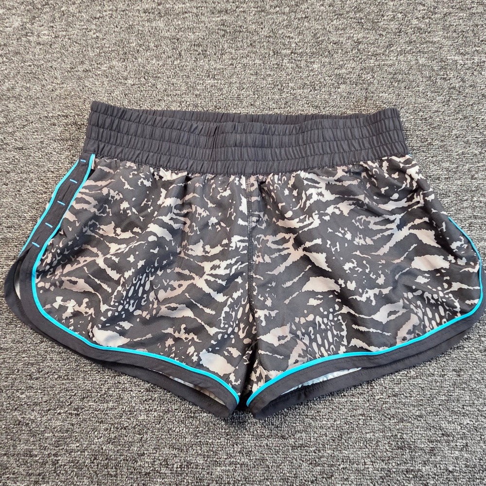 Under Armour Running Shorts Womens Medium‎ Gray Animal Print HeatGear Athletic